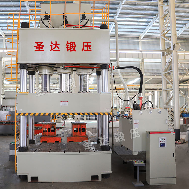 1500噸三梁四柱液壓機(jī) 1500噸三梁四柱液壓機(jī)