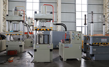 液壓機(jī)廠家為啥要測(cè)四柱液壓機(jī)的垂直度和平行度？